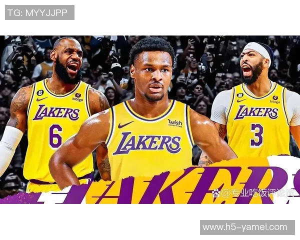 父子同台创历史詹姆斯与布朗尼在NBA赛场上携手共进