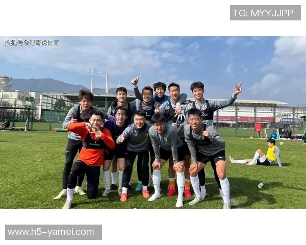 三十周年庆典济南泰山足协杯首冠成员重聚刘越宿茂臻等传奇球员齐聚一堂